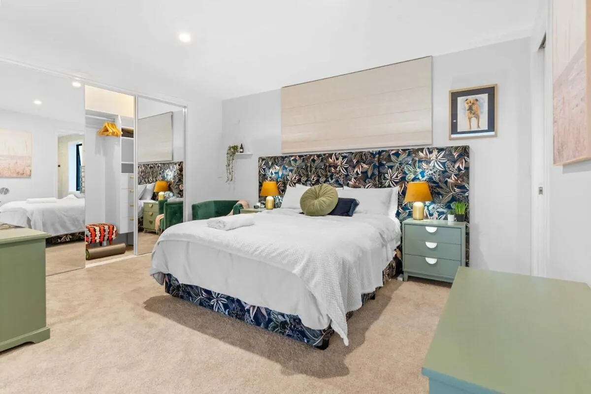 Luxury Papamoa Beach House With Pool And Spa Pet Friendly 0*,  New Zealand
