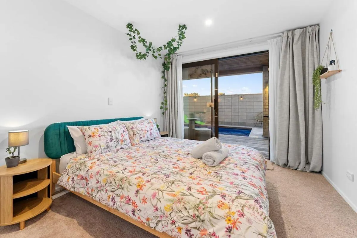 Luxury Papamoa Beach House With Pool And Spa Pet Friendly 0*,  New Zealand
